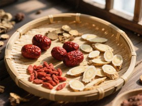 黄芪红枣枸杞茶：补气血吃什么最好最快的滋阴补肾科学配伍方案